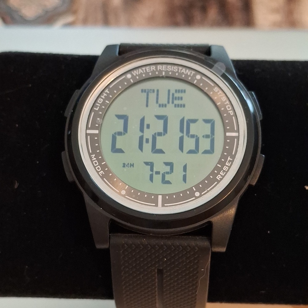 NIB Beeasy AW02 Mens Black Waterproof Digital Watch.Stopwatch,Alarm,Backlight.